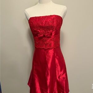 Elegant Red Strapless Dress